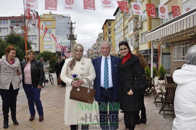 MHP Akhisar Kadın Kolları; 8 Mart Dünya Kadınlar Gününü Kutladı